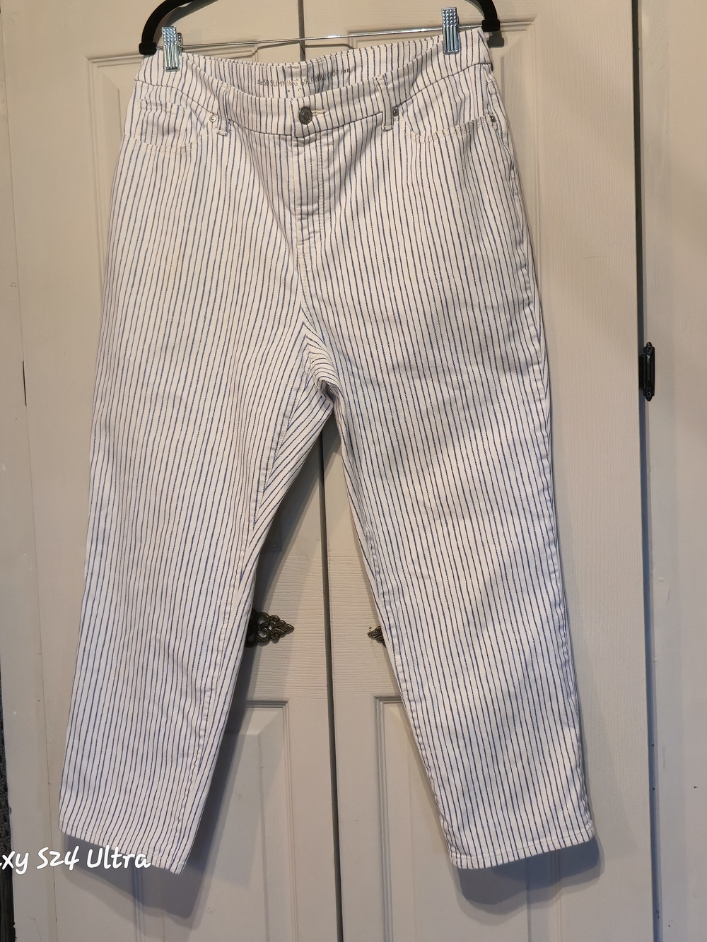 Chico's White Jeans with Navy Pinstripes Ankle Crop